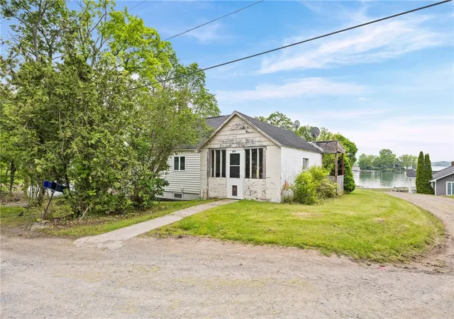 Homes for sale in Springport, NY | 4279 Carrs Cove Rd, Springport, NY 13160 | MLS# R1683309