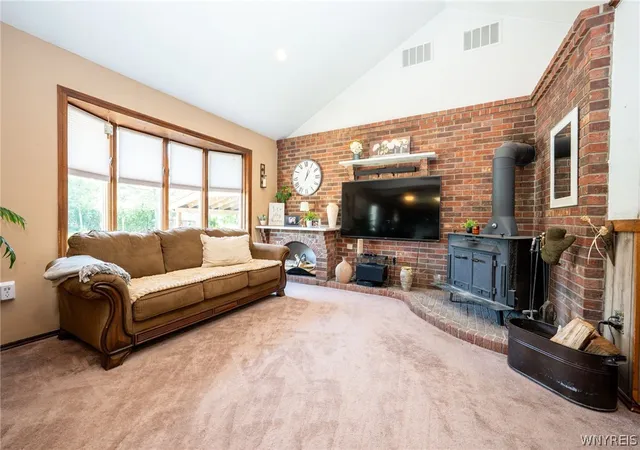 Photo 4 of Sale Pending at 6275 Eckhardt Rd, Lake View, NY 14085 | MLS# B1683581 | Listing updated on 2026-07-31