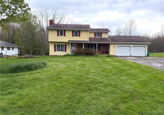 Homes for sale in Arcade, NY | 55 Mount View Dr, Arcade, NY 14009 | MLS# B1679366