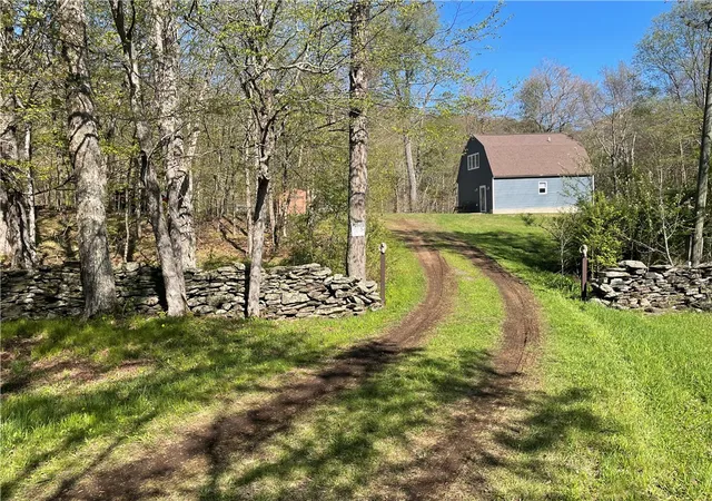 3rd image of 144 Easy St, Stamford, NY 12167 | MLS# R1683525