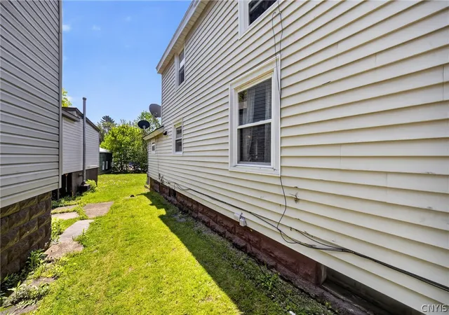 Homes for sale in Oswego, NY | 118 W Cayuga St, Oswego, NY 13126 | MLS# S1679326