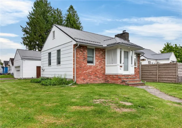 3rd image of 16 Raymond Ave, Oneonta, NY 13820 | MLS# R1682198