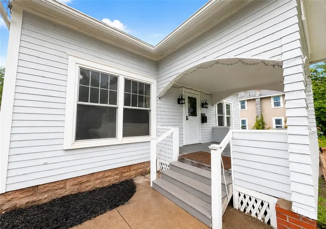 Homes for sale in Palmyra, NY | 147 Stafford St, Palmyra, NY 14522 | MLS# R1683356