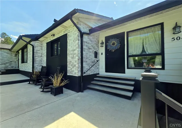 2nd image of 5046 Bradbury Dr, Syracuse, NY 13215 | MLS# S1683229