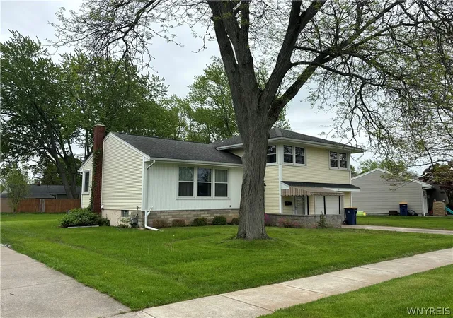 48th image of 13 Eisenhower Dr, Lockport, NY 14094 | MLS# B1683400