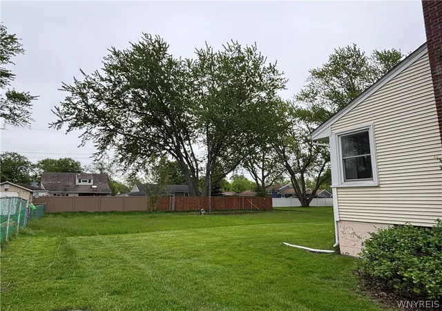 5th image of 13 Eisenhower Dr, Lockport, NY 14094 | MLS# B1683400