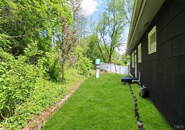 Homes for sale in De Witt, NY | 104 Ardsley Dr, De Witt, NY 13214 | MLS# S1683429