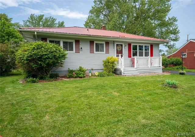 2nd image of 6453 Cloverleaf Dr, Lockport, NY 14094 | MLS# B1682823