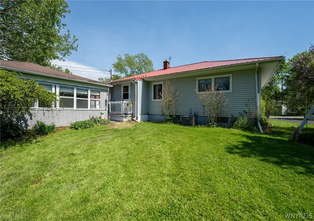 5th image of 6453 Cloverleaf Dr, Lockport, NY 14094 | MLS# B1682823