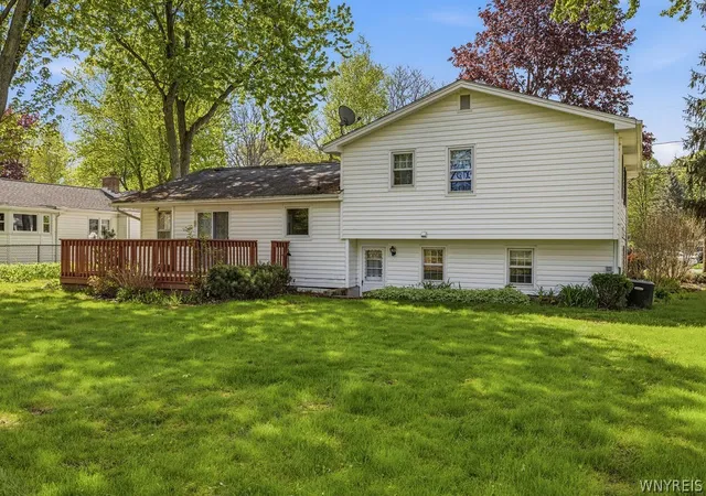 Homes for sale in Lewiston, NY | 609 Morgan Dr, Lewiston, NY 14092 | MLS# B1681434