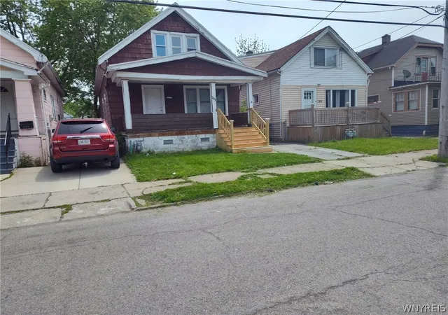 2nd image of 203 Roslyn St, Buffalo, NY 14215 | MLS# B1683408