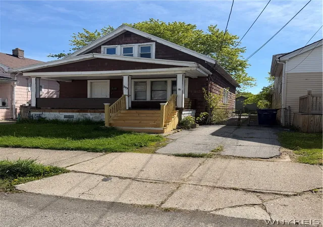 3rd image of 203 Roslyn St, Buffalo, NY 14215 | MLS# B1683408
