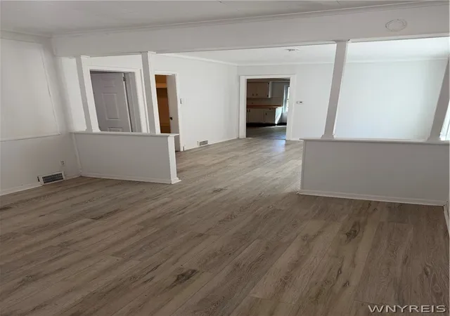 5th image of 203 Roslyn St, Buffalo, NY 14215 | MLS# B1683408