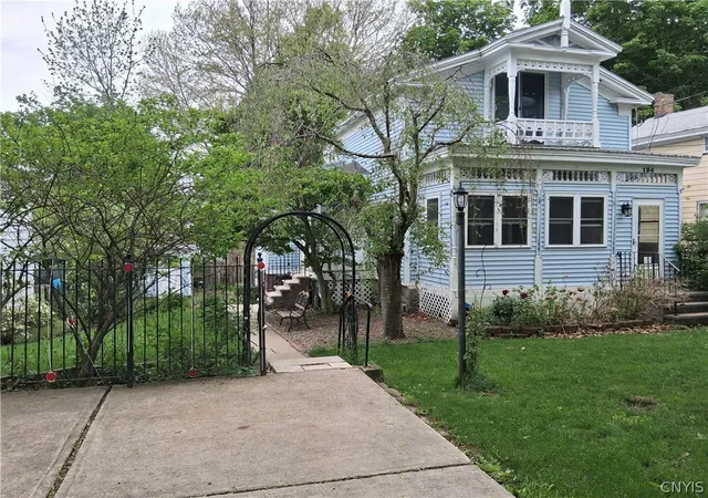Homes for sale in Oswego, NY | 184 E 7th St, Oswego, NY 13126 | MLS# S1683572