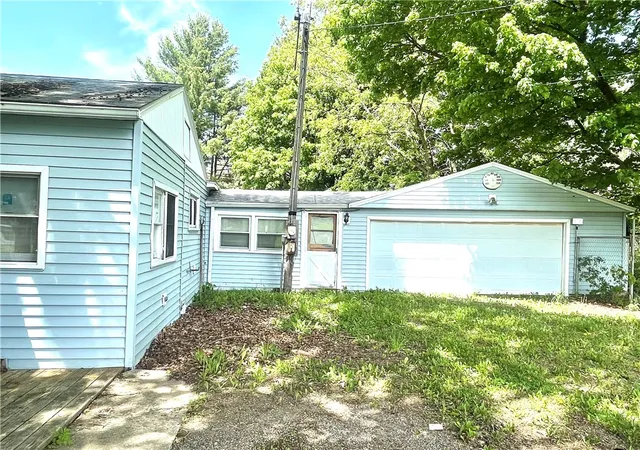 Photo 5 of Sale Pending at 7395 Black St Rd, Le Roy, NY 14482 | MLS# R1683553 | Listing updated on 2026-06-18