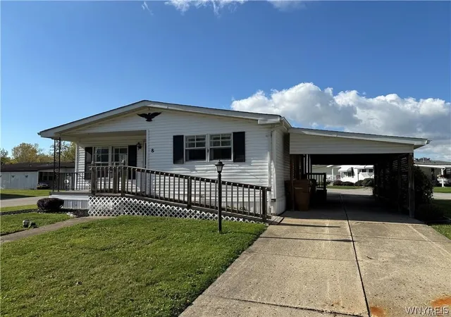 Homes for sale in Cheektowaga, NY | 8 Holly Ln, Cheektowaga, NY 14227 | MLS# B1683775