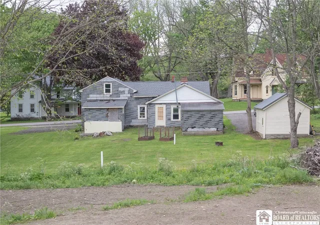 4th image of 18 East Ave, Sinclairville, NY 14782 | MLS# R1683574