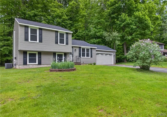 Homes for sale in Schroeppel, NY | 13 Ironwood, Schroeppel, NY 13132 | MLS# S1683526