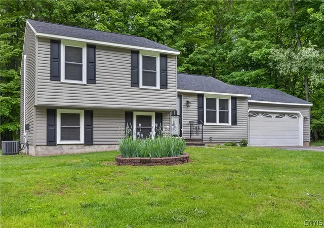 Homes for sale in Schroeppel, NY | 13 Ironwood, Schroeppel, NY 13132 | MLS# S1683526