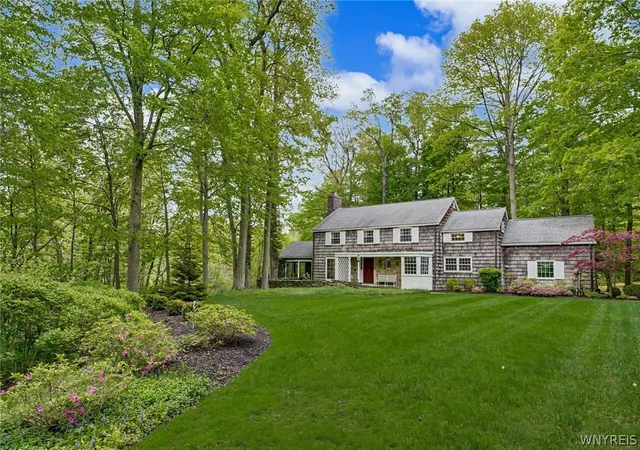 2nd image of 4233 Freeman Rd, Orchard Park, NY 14127 | MLS# B1681221