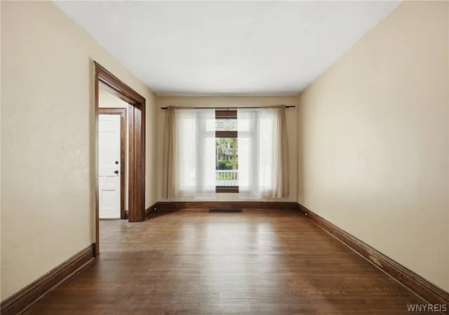 4th image of 407 Potomac Ave, Buffalo, NY 14213 | MLS# B1682990