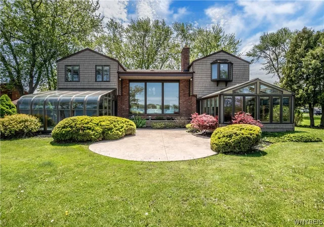 Homes for sale in Grand Island, NY | 5133 East River Rd, Grand Island, NY 14072 | MLS# B1682808