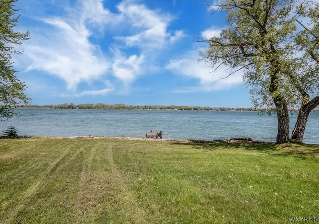 Homes for sale in Grand Island, NY | 5133 East River Rd, Grand Island, NY 14072 | MLS# B1682808
