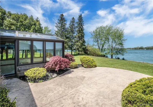 Homes for sale in Grand Island, NY | 5133 East River Rd, Grand Island, NY 14072 | MLS# B1682808