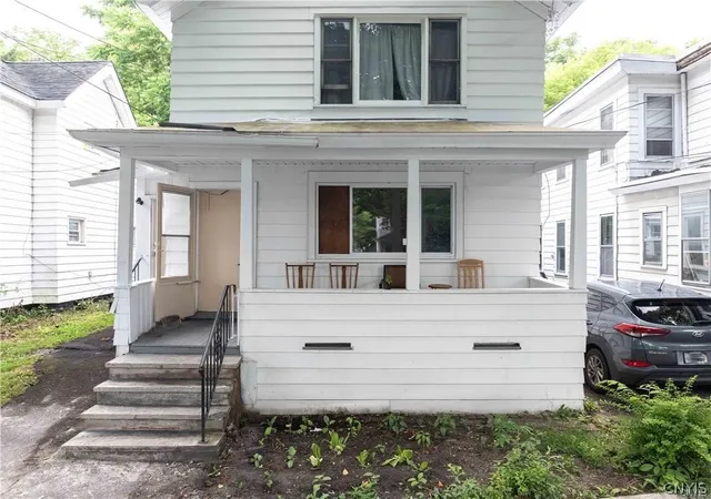 1st image of 209 Lakeview Ave, Syracuse, NY 13204 | MLS# S1674257