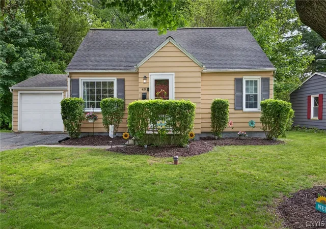 Homes for sale in Clay, NY | 419 Fergerson Ave, Clay, NY 13212 | MLS# S1683567