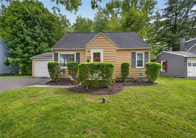 Homes for sale in Clay, NY | 419 Fergerson Ave, Clay, NY 13212 | MLS# S1683567
