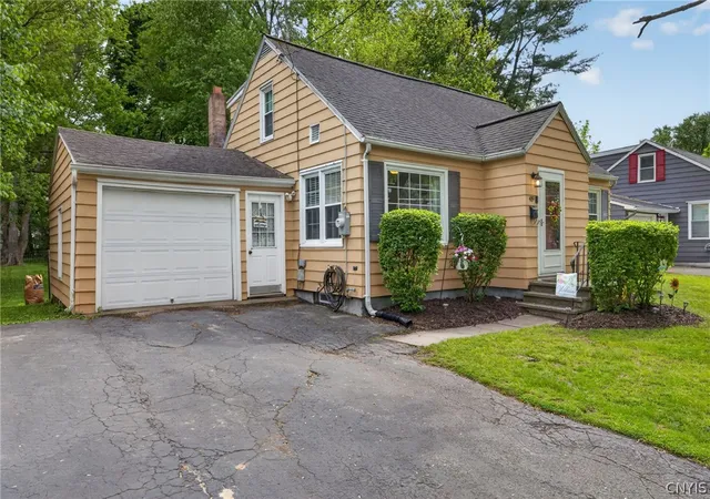 Homes for sale in Clay, NY | 419 Fergerson Ave, Clay, NY 13212 | MLS# S1683567