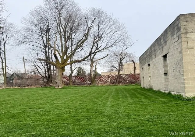 1st image of 27 Pauline St, Buffalo, NY 14214 | MLS# B1683894