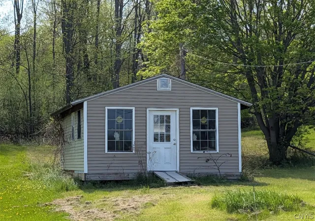 Homes for sale in Cape Vincent, NY | 2778 Martin Dr, Cape Vincent, NY 13618 | MLS# S1683679