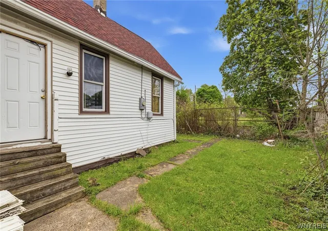 Homes for sale in Buffalo, NY | 165 Glenwood Ave, Buffalo, NY 14208 | MLS# B1683938