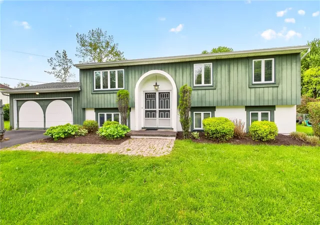 Homes for sale in Hamlin, NY | 37 Drake Rd, Hamlin, NY 14464 | MLS# R1681567