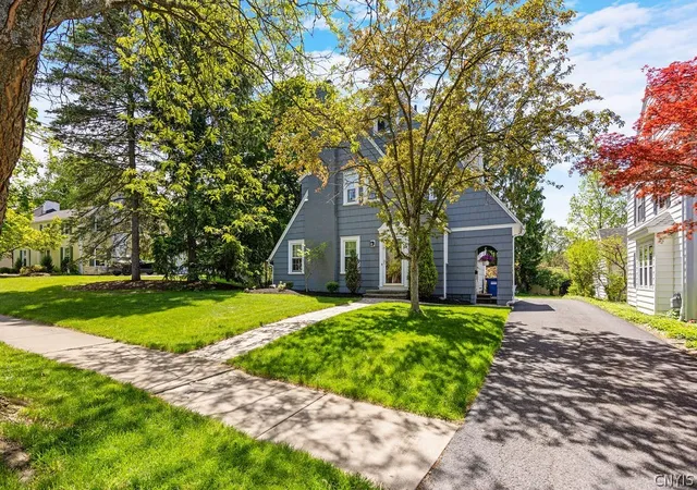 Homes for sale in Syracuse, NY | 216 Standish Dr, Syracuse, NY 13224 | MLS# S1682293