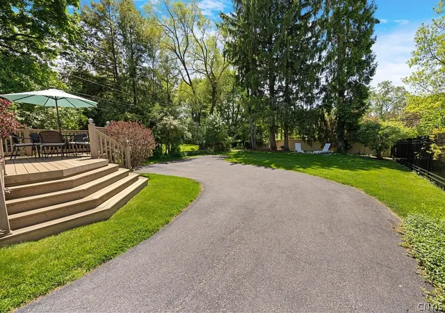 Homes for sale in Syracuse, NY | 216 Standish Dr, Syracuse, NY 13224 | MLS# S1682293
