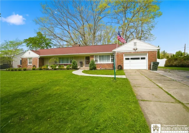 2nd image of 133 E Virginia Blvd, Jamestown, NY 14701 | MLS# R1682410