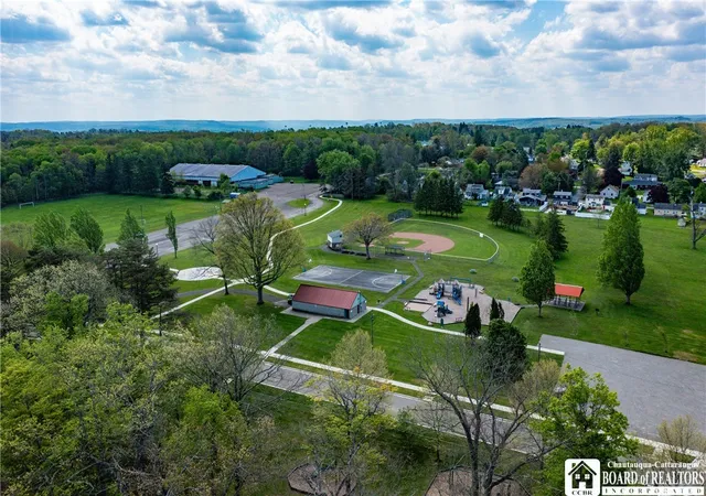 36th image of 133 E Virginia Blvd, Jamestown, NY 14701 | MLS# R1682410