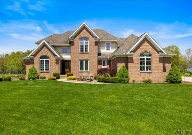1st image of 5600 William St, Lancaster, NY 14086 | MLS# B1683860