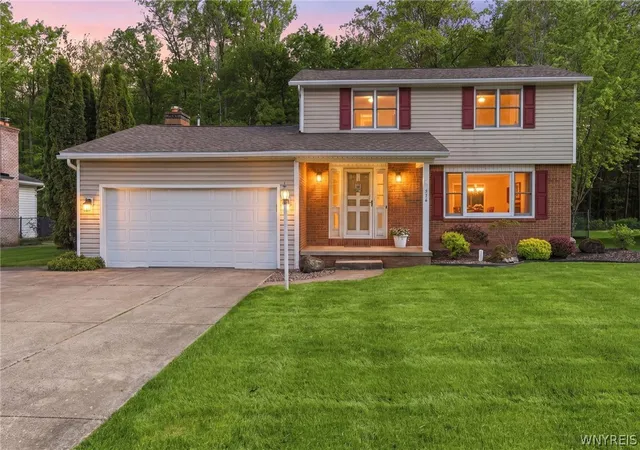 1st image of 274 Fareway Ln, Grand Island, NY 14072 | MLS# B1683843