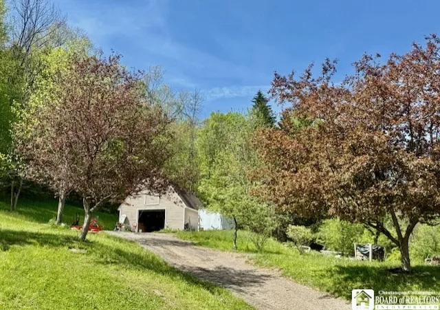Photo 5 of Single family home for sale at 4553 Union Hl Rd, Hinsdale, NY 14743 | MLS# R1683780 | Listing updated on 2026-06-30