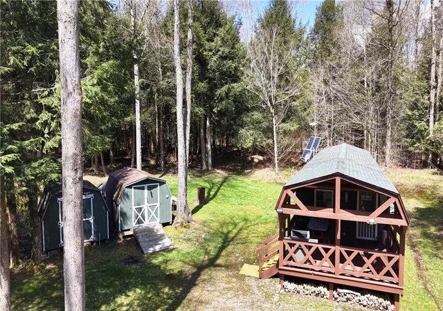 4th image of Id# 141-2-22 Hemlock Ln, German, NY 13040 | MLS# R1683991