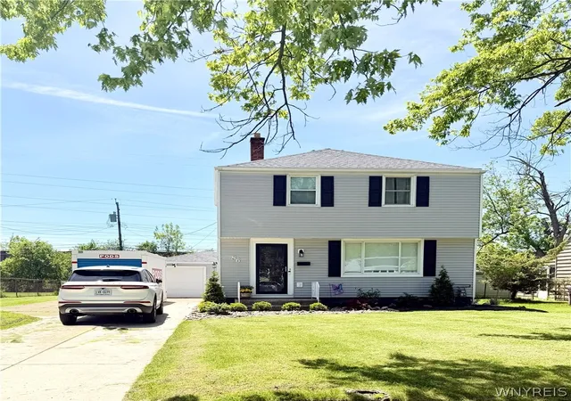 Homes for sale in Amherst, NY | 86 Cranburne Ln, Amherst, NY 14221 | MLS# B1683960