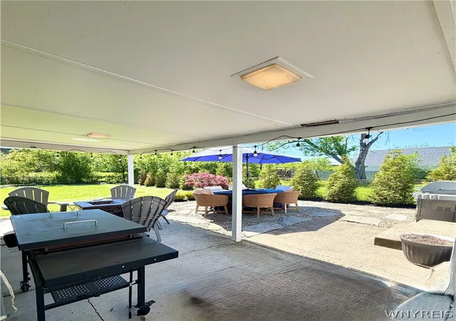 Homes for sale in Amherst, NY | 86 Cranburne Ln, Amherst, NY 14221 | MLS# B1683960