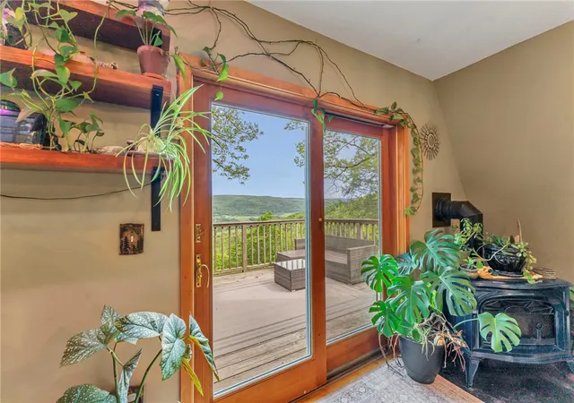 3rd image of 180 Campbell Hill Rd, Middlefield, NY 13326 | MLS# R1677792