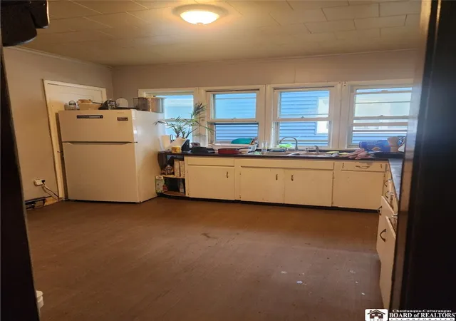5th image of 1142 Prendergast Ave, Jamestown, NY 14701 | MLS# R1682339