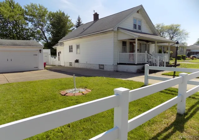 1st image of 161 Brighton Rd, Tonawanda, NY 14150 | MLS# B1683488