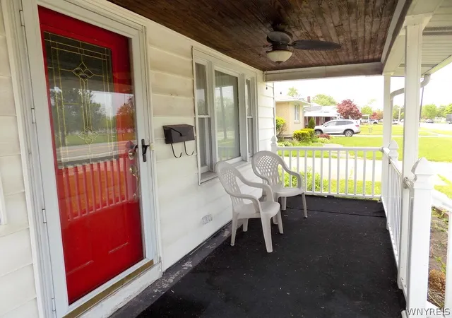 3rd image of 161 Brighton Rd, Tonawanda, NY 14150 | MLS# B1683488